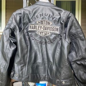 Size medium genuine Harley Davidson leather coat perfect condition